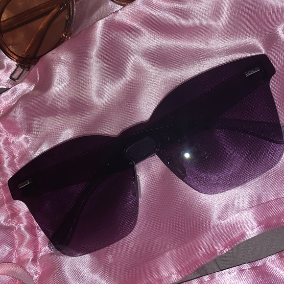 4 Sunglasses Bundle! 😎 - Picture 5 of 7